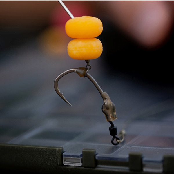 FOX ARMAPOINT SUPER WIDE GAPE INTURNED EYE. 2