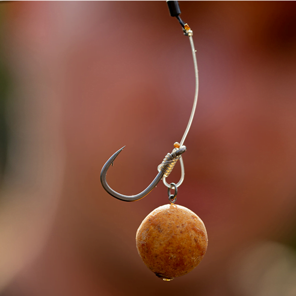 FOX ARMAPOINT SUPER WIDE GAPE OUT-TURNED EYE. 2