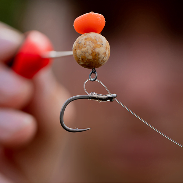 FOX ARMAPOINT SUPER WIDE GAPE OUT-TURNED EYE. 3