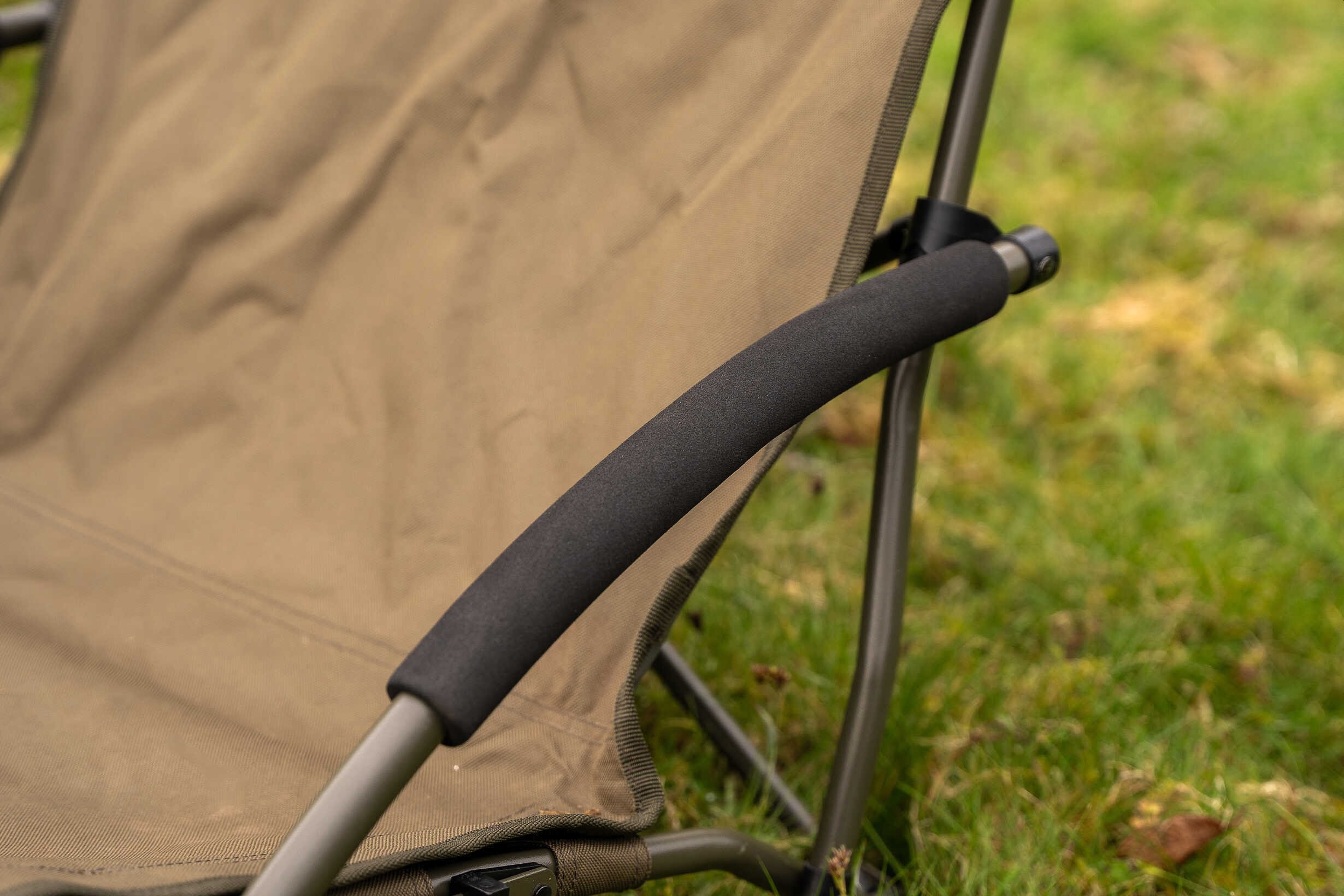 AVID CARP REVOLVE LOW CHAIR 4