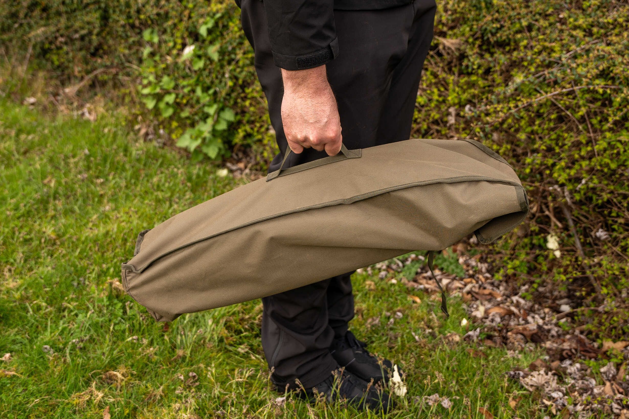 AVID CARP REVOLVE LOW CHAIR 6