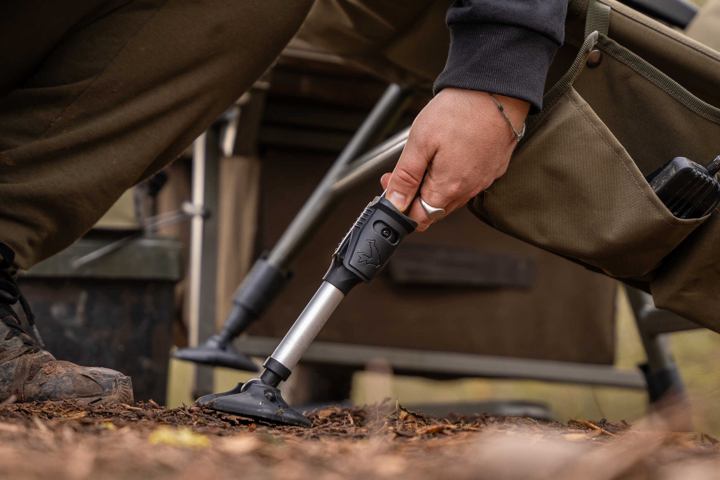 AVID CARP REVOLVE ARMCHAIR 7